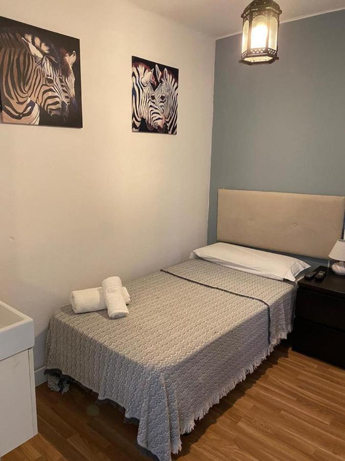 Hostal The Monkey Room Marbella Luaran gambar