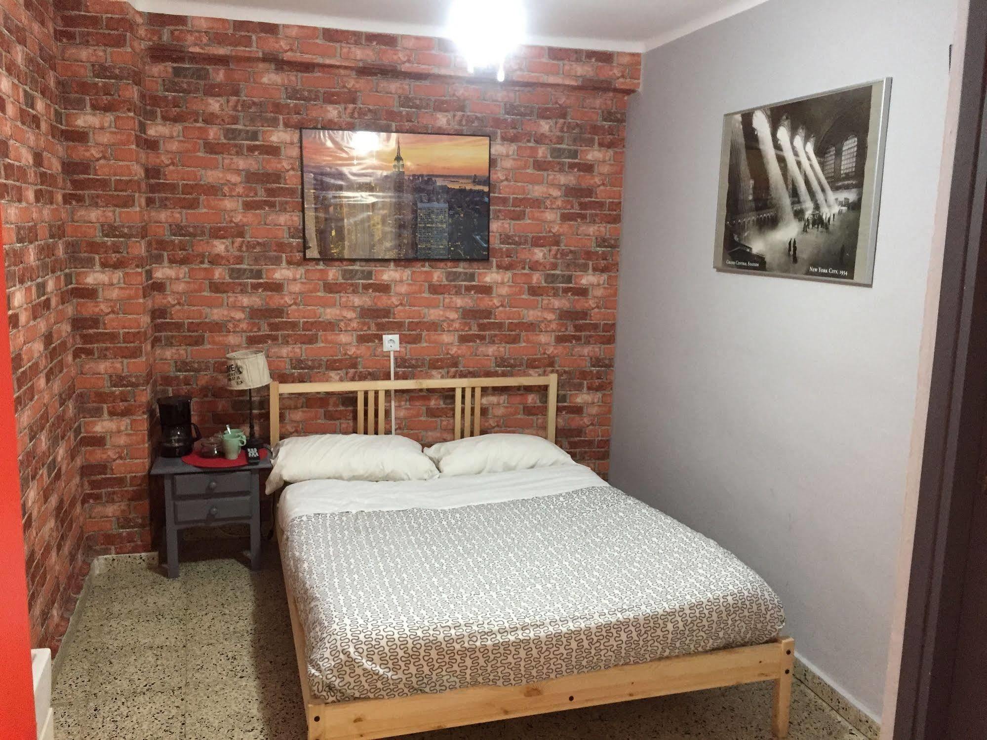 Hostal The Monkey Room Marbella Luaran gambar